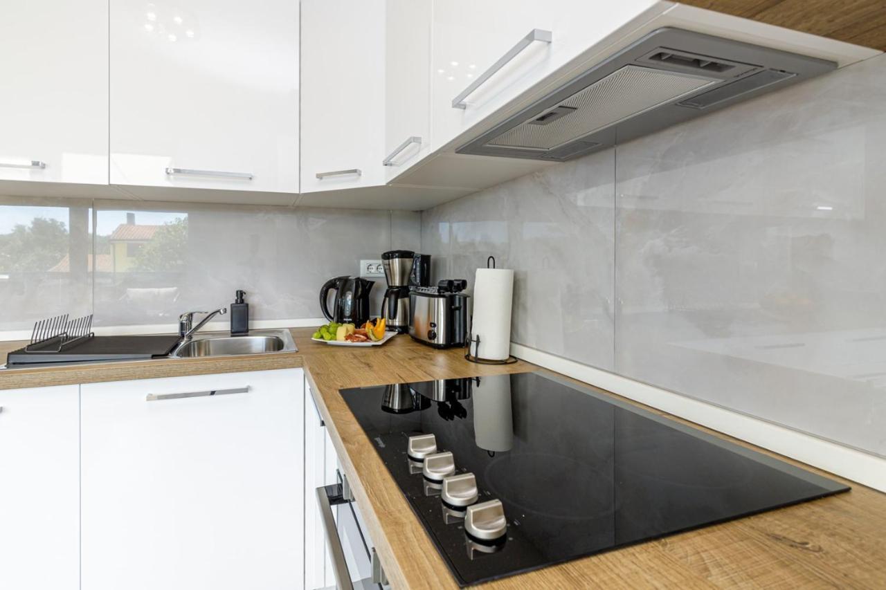 Sabena Apartment With Private Whirlpool Porec Luaran gambar